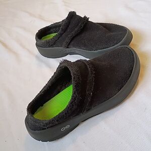 Oofos  Women's Fleece Slip-on Slipper Shoes